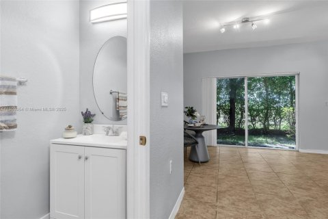 Condo in Miramar, Florida, 3 bedrooms  № 1979754 - photo 9