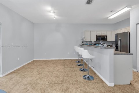Condo in Miramar, Florida, 3 bedrooms  № 1979754 - photo 15