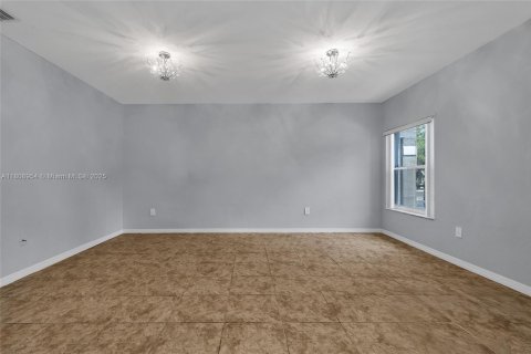 Condo in Miramar, Florida, 3 bedrooms  № 1979754 - photo 12