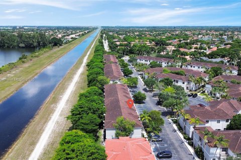 Condo in Miramar, Florida, 3 bedrooms  № 1979754 - photo 25