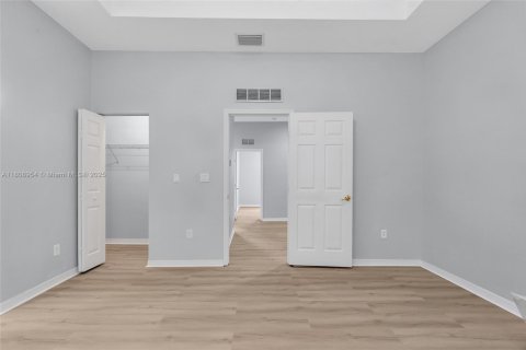 Condo in Miramar, Florida, 3 bedrooms  № 1979754 - photo 17