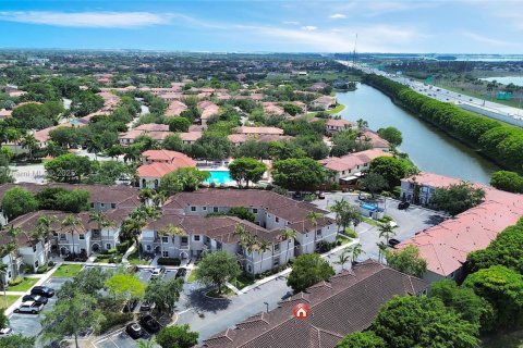 Condo in Miramar, Florida, 3 bedrooms  № 1979754 - photo 27