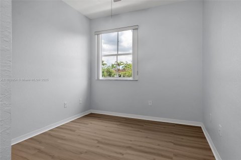 Condo in Miramar, Florida, 3 bedrooms  № 1979754 - photo 24