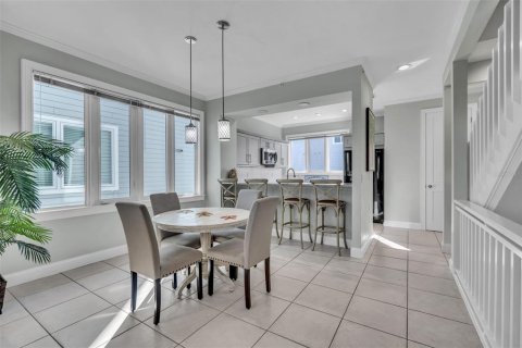 Townhouse in Longboat Key, Florida 2 bedrooms, 133.78 sq.m. № 2216867 - photo 8