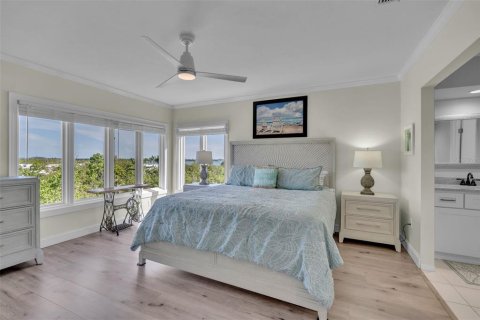 Townhouse in Longboat Key, Florida 2 bedrooms, 133.78 sq.m. № 2216867 - photo 13