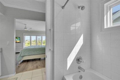 Townhouse in Longboat Key, Florida 2 bedrooms, 133.78 sq.m. № 2216867 - photo 20