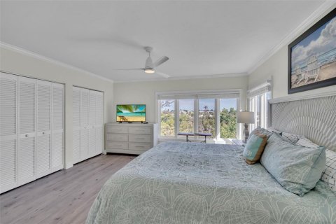 Townhouse in Longboat Key, Florida 2 bedrooms, 133.78 sq.m. № 2216867 - photo 16