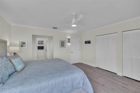 Townhouse in Longboat Key, Florida 2 bedrooms, 133.78 sq.m. № 2216867 - photo 17