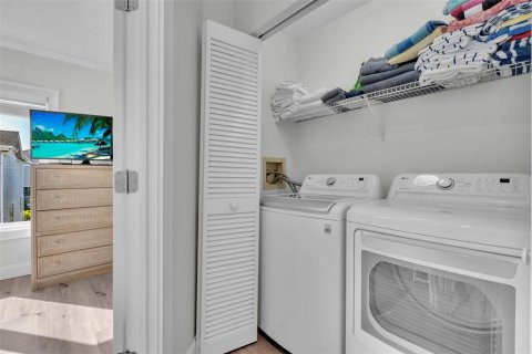 Townhouse in Longboat Key, Florida 2 bedrooms, 133.78 sq.m. № 2216867 - photo 24