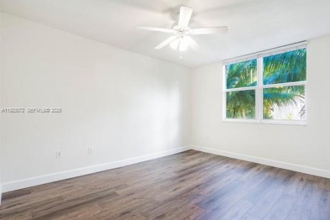 Copropriété à louer à Fort Lauderdale, Floride: 2 chambres, 111.11 m2 № 1976795 - photo 15