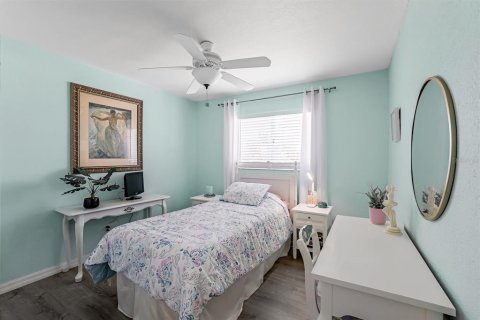 House in Cape Coral, Florida 4 bedrooms, 159.05 sq.m. № 1776864 - photo 27