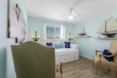 House in Cape Coral, Florida 4 bedrooms, 159.05 sq.m. № 1776864 - photo 25