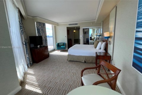 Condo in Sunny Isles Beach, Florida, 1 bedroom  № 1713924 - photo 22