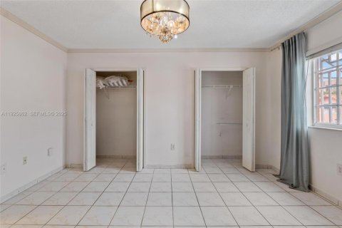 Copropriété à louer à Hialeah Gardens, Floride: 2 chambres, 80.82 m2 № 1987955 - photo 27