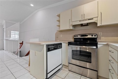 Copropriété à louer à Hialeah Gardens, Floride: 2 chambres, 80.82 m2 № 1987955 - photo 18