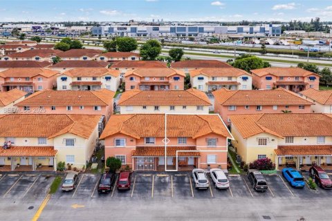 Copropriété à louer à Hialeah Gardens, Floride: 2 chambres, 80.82 m2 № 1987955 - photo 5