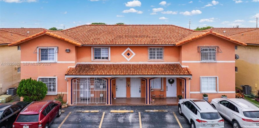 Condo à Hialeah Gardens, Floride, 2 chambres № 1987955