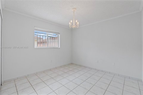 Copropriété à louer à Hialeah Gardens, Floride: 2 chambres, 80.82 m2 № 1987955 - photo 23