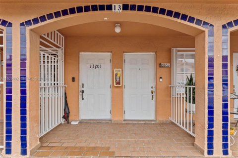 Copropriété à louer à Hialeah Gardens, Floride: 2 chambres, 80.82 m2 № 1987955 - photo 13
