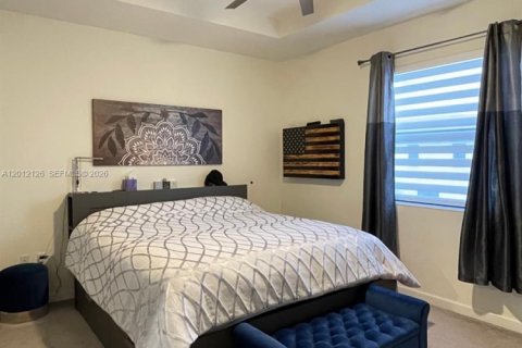 Touwnhouse à vendre à Hialeah, Floride: 3 chambres, 153.29 m2 № 2171126 - photo 10