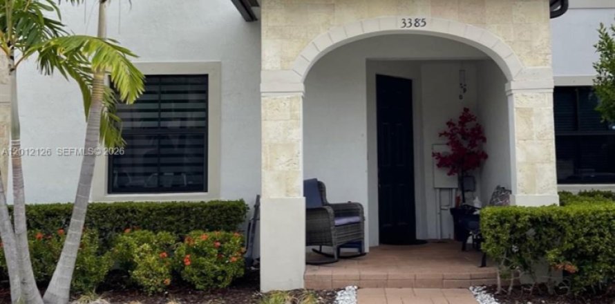 Touwnhouse à Hialeah, Floride 3 chambres, 153.29 m2 № 2171126