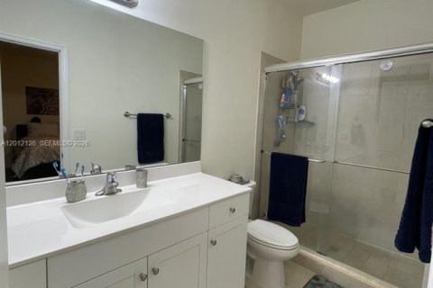 Touwnhouse à vendre à Hialeah, Floride: 3 chambres, 153.29 m2 № 2171126 - photo 11