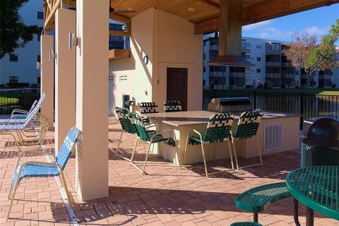 Condominio en venta en Saint Petersburg, Florida, 1 dormitorio, 80.82 m2 № 1591554 - foto 29