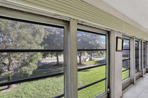 Condo in Coconut Creek, Florida, 1 bedroom  № 2259770 - photo 9