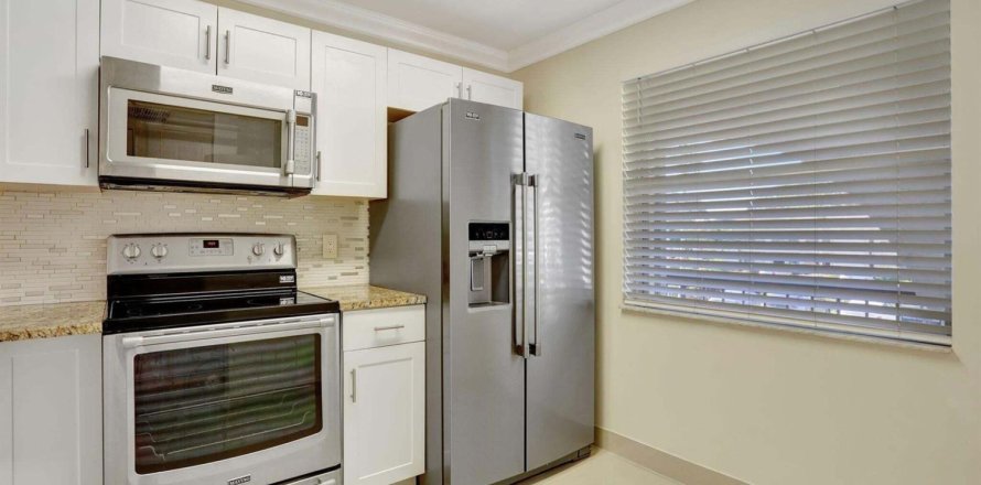 Condo in Coconut Creek, Florida, 1 bedroom  № 2259770