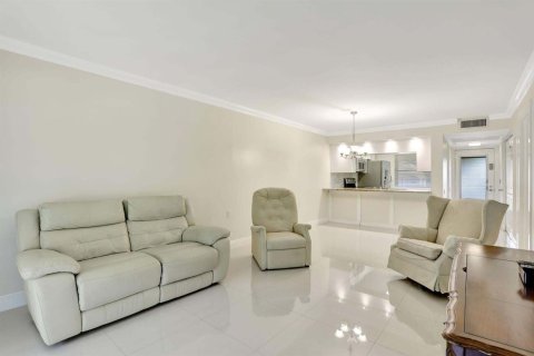Condo in Coconut Creek, Florida, 1 bedroom  № 2259770 - photo 8