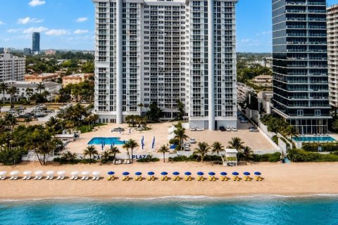 Condo in Hallandale Beach, Florida, 2 bedrooms № 2167930 - photo 4