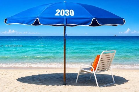 Condo in Hallandale Beach, Florida, 2 bedrooms № 2167930 - photo 2