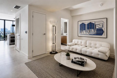 Condo in Miami, Florida, 2 bedrooms  № 2389640 - photo 6