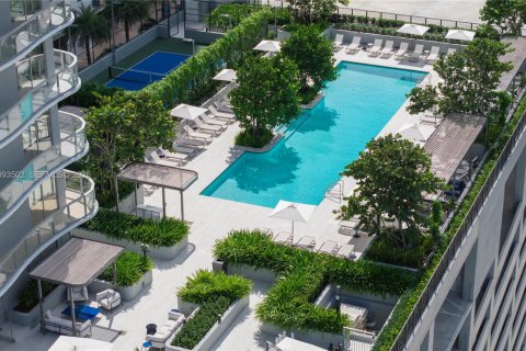 Condo in Miami, Florida, 2 bedrooms  № 2389640 - photo 15