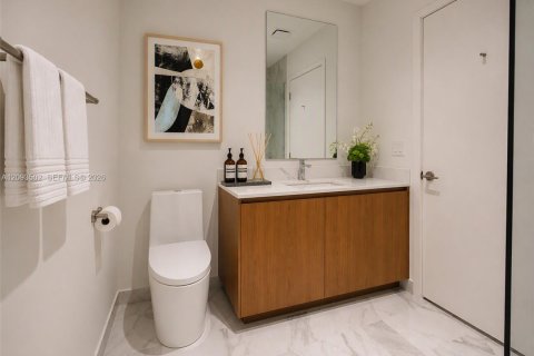 Condo in Miami, Florida, 2 bedrooms  № 2389640 - photo 9