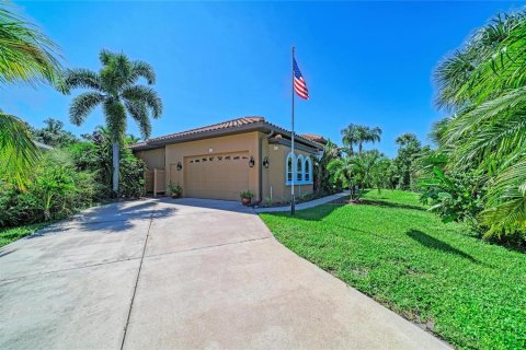 Villa ou maison à vendre à Rotonda, Floride: 3 chambres, 189.24 m2 № 2415590 - photo 4