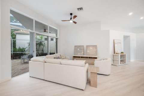 House in Palm Beach Gardens, Florida 3 bedrooms, 202.43 sq.m. № 2158308 - photo 11