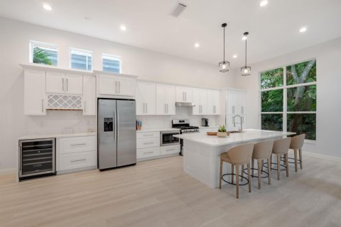 House in Palm Beach Gardens, Florida 3 bedrooms, 202.43 sq.m. № 2158308 - photo 7