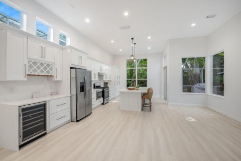 House in Palm Beach Gardens, Florida 3 bedrooms, 202.43 sq.m. № 2158308 - photo 6
