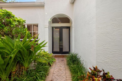 House in Palm Beach Gardens, Florida 3 bedrooms, 202.43 sq.m. № 2158308 - photo 2