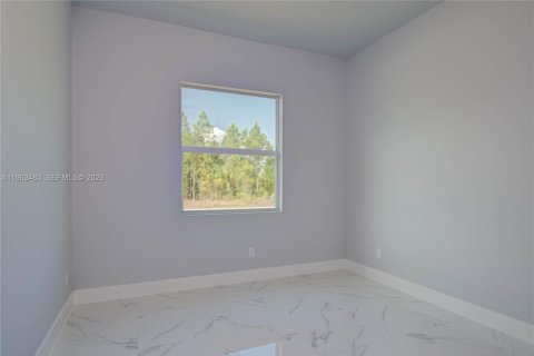 Villa ou maison à vendre à Lehigh Acres, Floride: 3 chambres, 151.43 m2 № 2025327 - photo 17