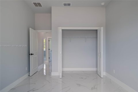 Villa ou maison à vendre à Lehigh Acres, Floride: 3 chambres, 151.43 m2 № 2025327 - photo 20