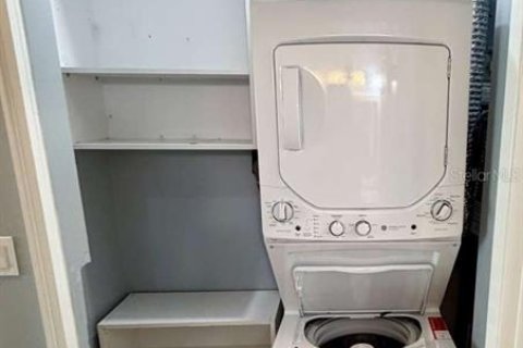 Купить виллу или дом в Нью-Порт-Ричи, Флорида 5 комнат, 90.3м2, № 2217311 - фото 9