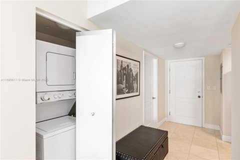 Condominio en venta en Miami, Florida, 1 dormitorio, 73.49 m2 № 1951343 - foto 15