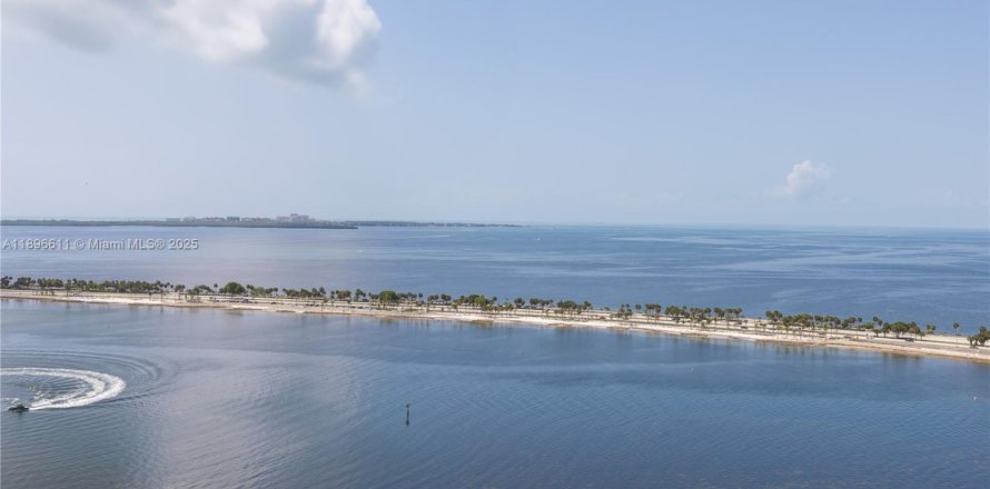 Condominio en Miami, Florida, 1 dormitorio № 1951343