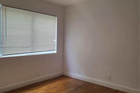 Condo in Miami Beach, Florida, 2 bedrooms  № 1946228 - photo 7