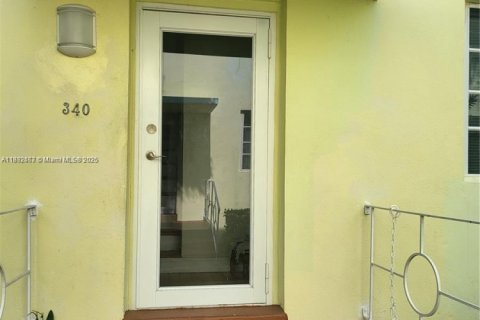 Condo in Miami Beach, Florida, 2 bedrooms  № 1946228 - photo 3