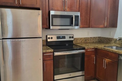 Condo in Miami Beach, Florida, 2 bedrooms  № 1946228 - photo 6