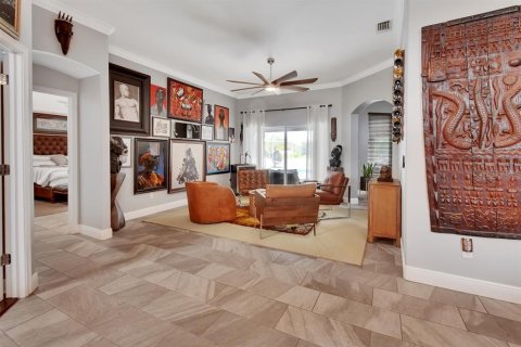 House in Deltona, Florida 5 bedrooms, 293.76 sq.m. № 1824208 - photo 5