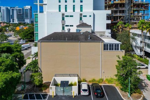 Propiedad comercial en venta en Sarasota, Florida, 758.55 m2 № 2130557 - foto 7